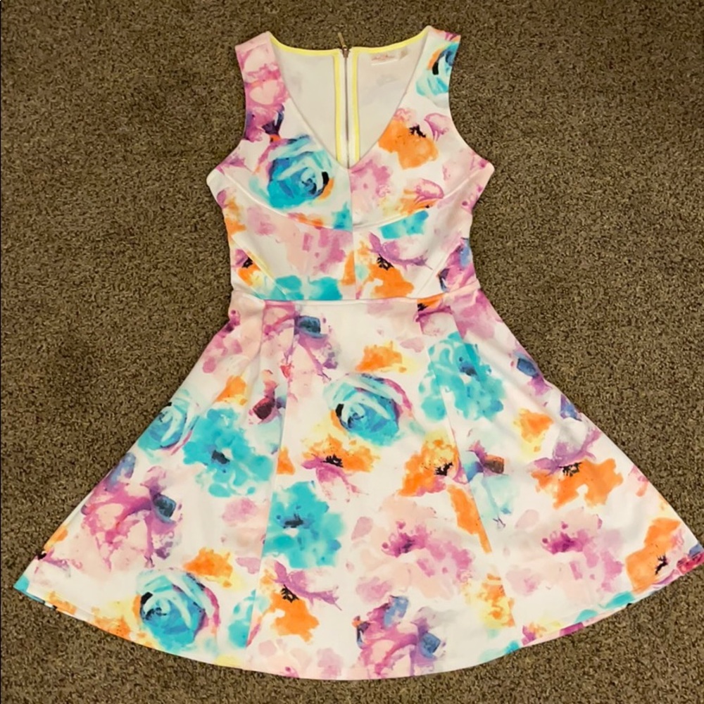 Flowery fit-n-flare dress!